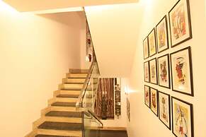 Emblem Hotel, New Friends Colony