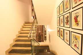 Emblem Hotel, New Friends Colony