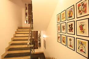 Emblem Hotel, New Friends Colony