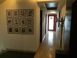 Emblem Hotel, New Friends Colony