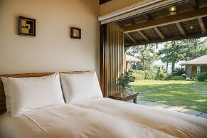 Seaes Hotel & Resort
