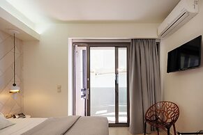 Steris Elegant Beach Hotel & Apartments