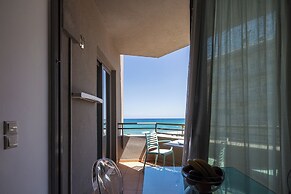 Steris Elegant Beach Hotel & Apartments