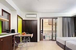 Steris Elegant Beach Hotel & Apartments