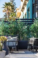 Steris Elegant Beach Hotel & Apartments