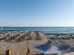 Steris Elegant Beach Hotel & Apartments