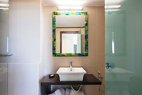 Steris Elegant Beach Hotel & Apartments