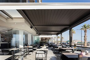 Steris Elegant Beach Hotel & Apartments