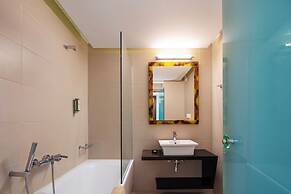 Steris Elegant Beach Hotel & Apartments