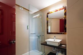 Steris Elegant Beach Hotel & Apartments