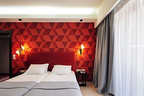 Steris Elegant Beach Hotel & Apartments