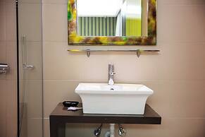 Steris Elegant Beach Hotel & Apartments