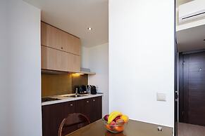 Steris Elegant Beach Hotel & Apartments