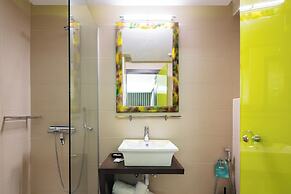 Steris Elegant Beach Hotel & Apartments