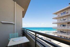 Steris Elegant Beach Hotel & Apartments