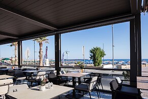 Steris Elegant Beach Hotel & Apartments