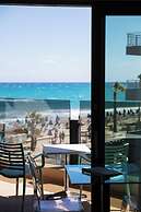 Steris Elegant Beach Hotel & Apartments