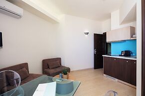 Steris Elegant Beach Hotel & Apartments