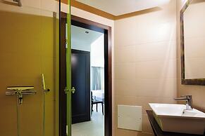 Steris Elegant Beach Hotel & Apartments