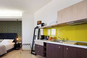 Steris Elegant Beach Hotel & Apartments