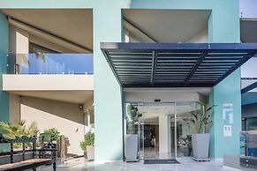 Steris Elegant Beach Hotel & Apartments