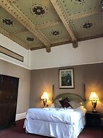 Riviera Hotel