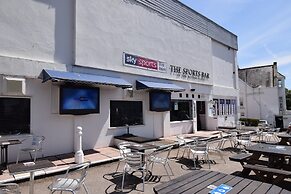 Riviera Hotel