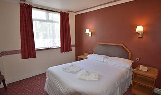 Riviera Hotel