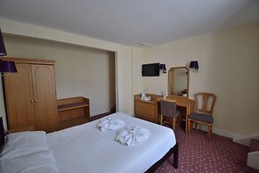 Riviera Hotel