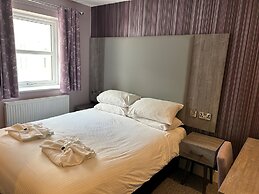 Riviera Hotel