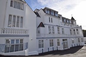 Riviera Hotel