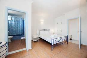 Kastro Suites