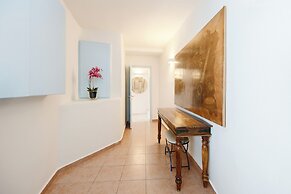 Kastro Suites