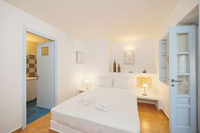 Kastro Suites