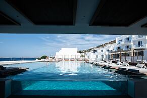Manoulas Beach Mykonos Resort