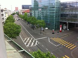 easyHotel Basel City - contactless self check-in
