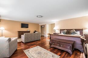 Riverside Hotel, an Ascend Collection Hotel