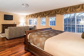 Riverside Hotel, an Ascend Collection Hotel