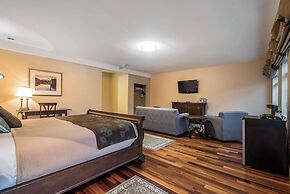 Riverside Hotel, Ascend Hotel Collection