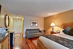 Riverside Hotel, Ascend Hotel Collection