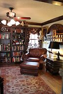 Williamsburg Sampler B & B