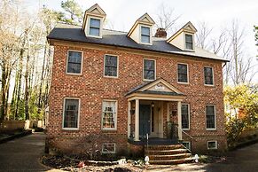 Williamsburg Sampler B & B