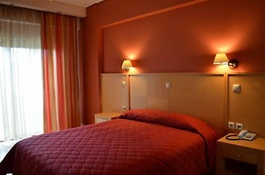 Evia Hotel & Suites