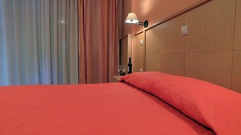 Evia Hotel & Suites