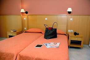 Evia Hotel & Suites