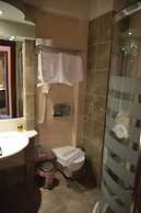 Evia Hotel & Suites