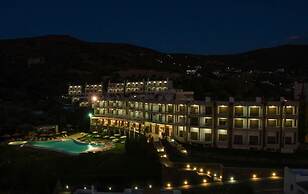 Evia Hotel & Suites