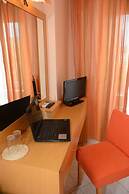 Evia Hotel & Suites