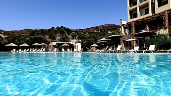 Evia Hotel & Suites