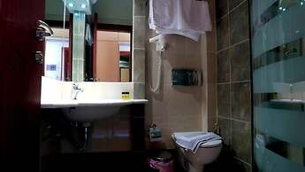 Evia Hotel & Suites